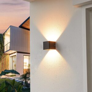 Đèn gắn tường ngoài trời hình vuông 2*6w